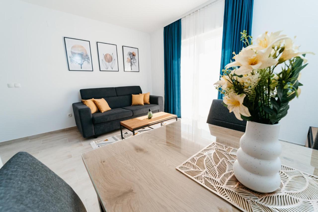 Apartmani Komarna Zewnętrze zdjęcie