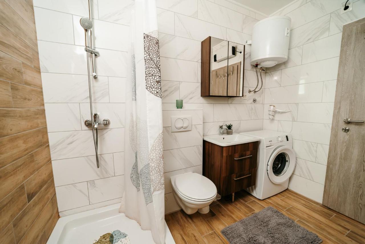 Apartmani Komarna Zewnętrze zdjęcie