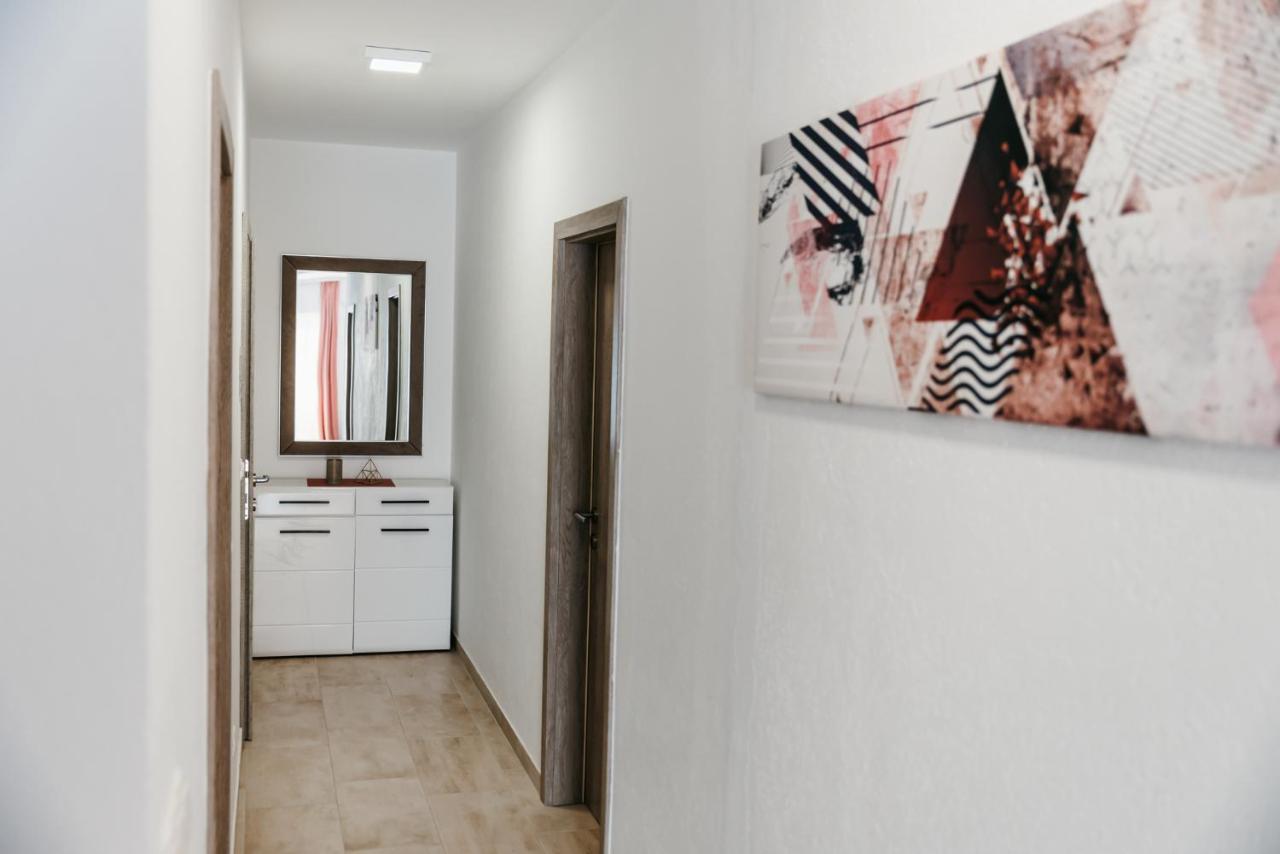 Apartmani Komarna Zewnętrze zdjęcie