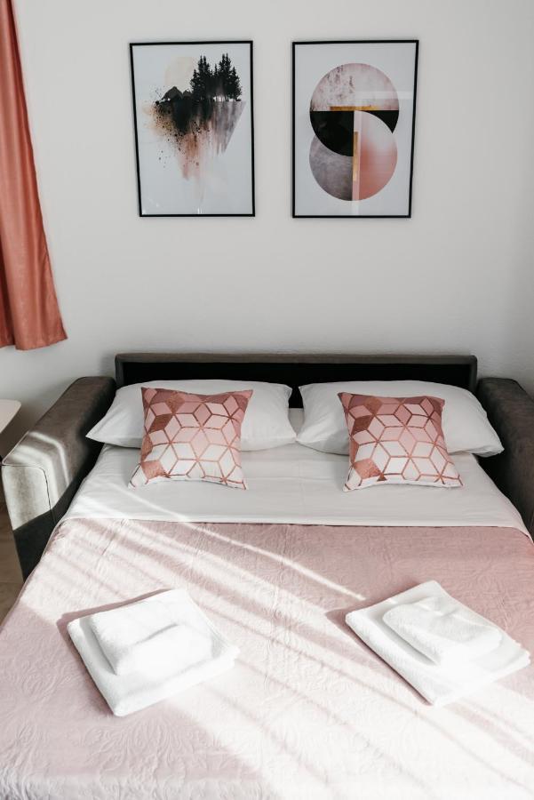 Apartmani Komarna Zewnętrze zdjęcie
